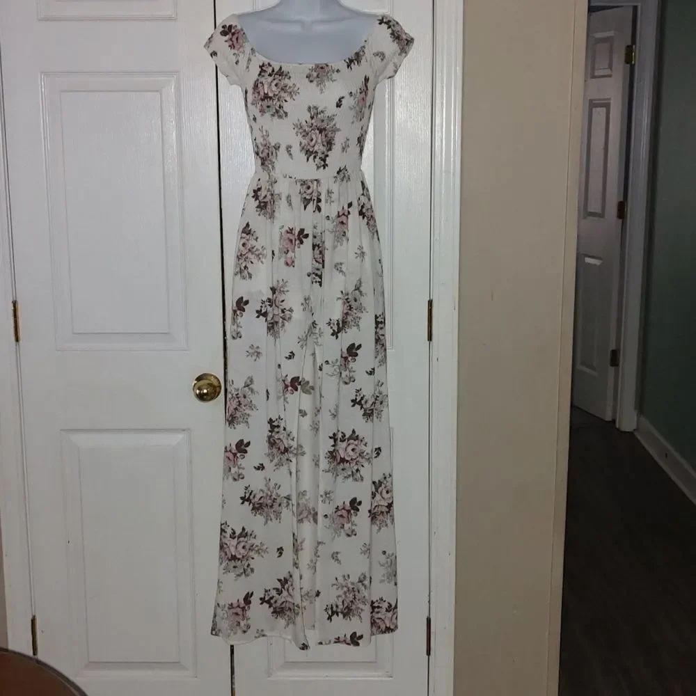 Bongo floral print  smocked short off the shoulder dress  Sz  M